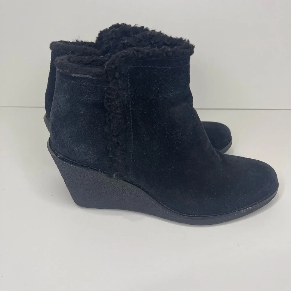 Cole Haan Women's‎ 8 Black Michelle Boots Waterproof Wedge Heel Suede Sherpa Zip